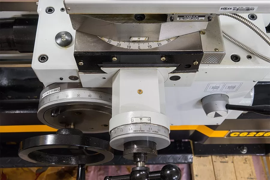 Станок токарно-винторезный STALEX C6256/1500