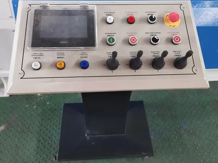 Четырехвалковый гидравлический вальцовочный станок STALEX W12-12x2000